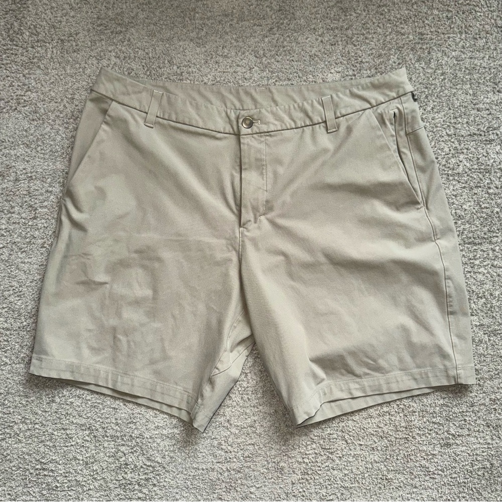 Gently used Lululemon men’s commission shorts (9” length)
